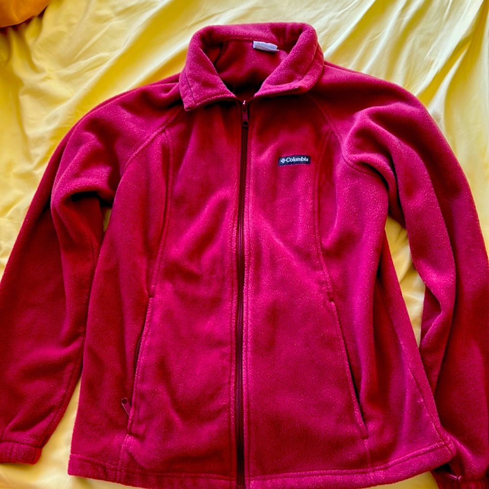 EUC Raspberry Columbia zip up ♥️